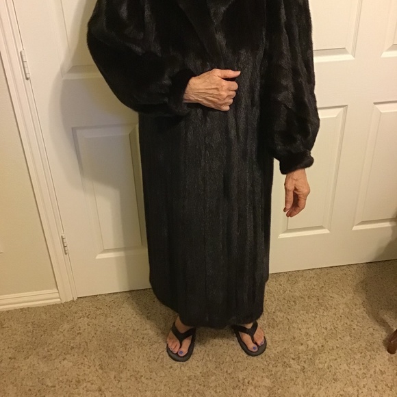 Mink Coat - Picture 1 of 3